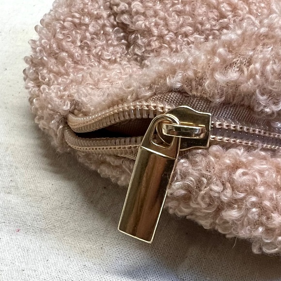 🎁Pick 5 for $25🎁 ULTA makeup bag - Picture 7 of 8